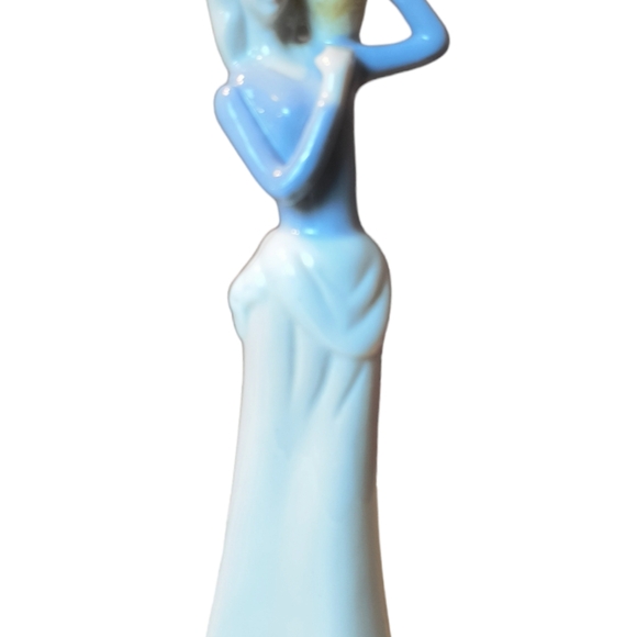 Vintage Porcelain Tall Woman with jar on Shoulder - Picture 7 of 8